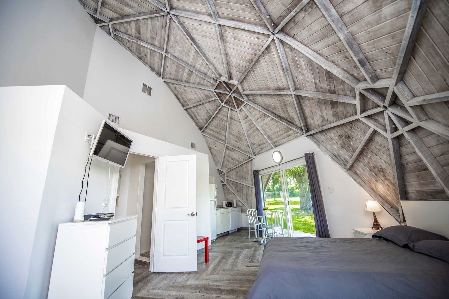 Cozy Lakefront Studio Dome with Kitchen | Nature Retreat Near Orlando