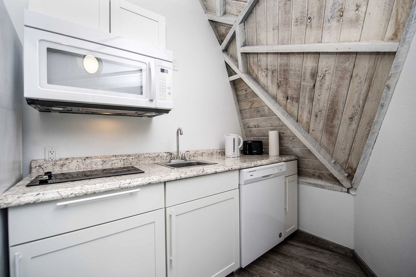Cozy Lakefront Studio Dome with Kitchen | Nature Retreat Near Orlando