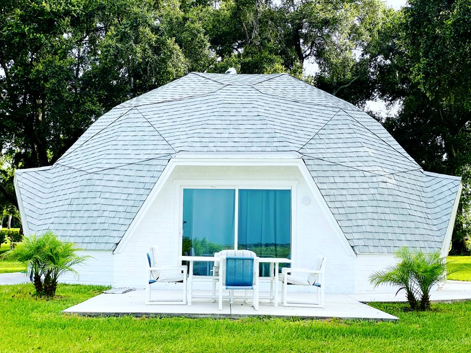 Lakefront Studio Dome for 3 with Kitchen & Patio | Near Orlando Nature Escape