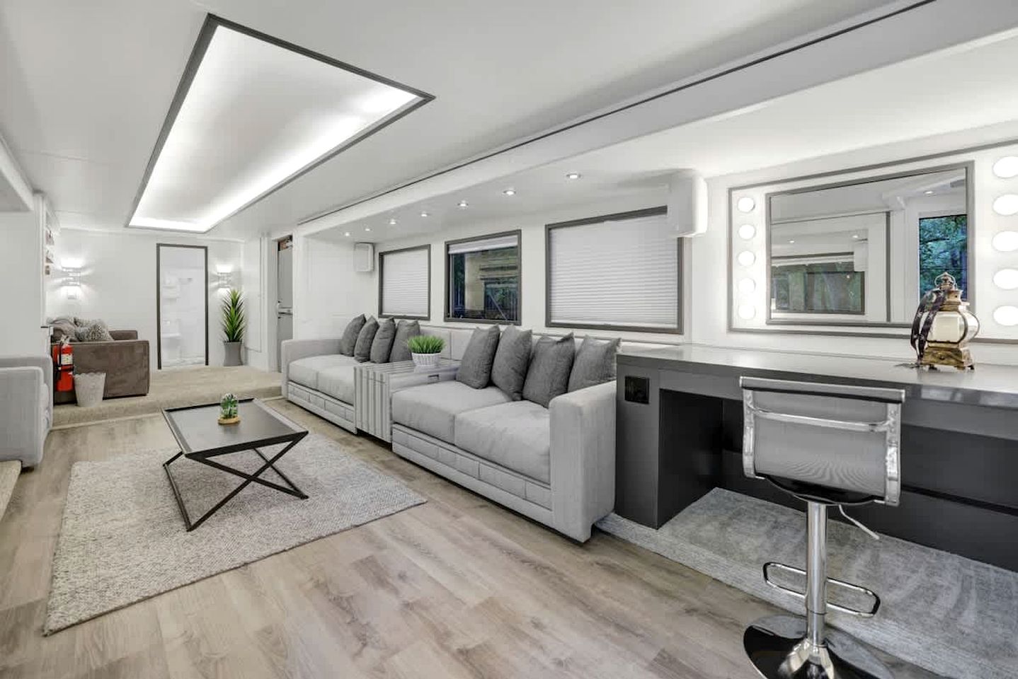 Radiant Luxury Villa Retreat near Lake Walter E. Long in Texas