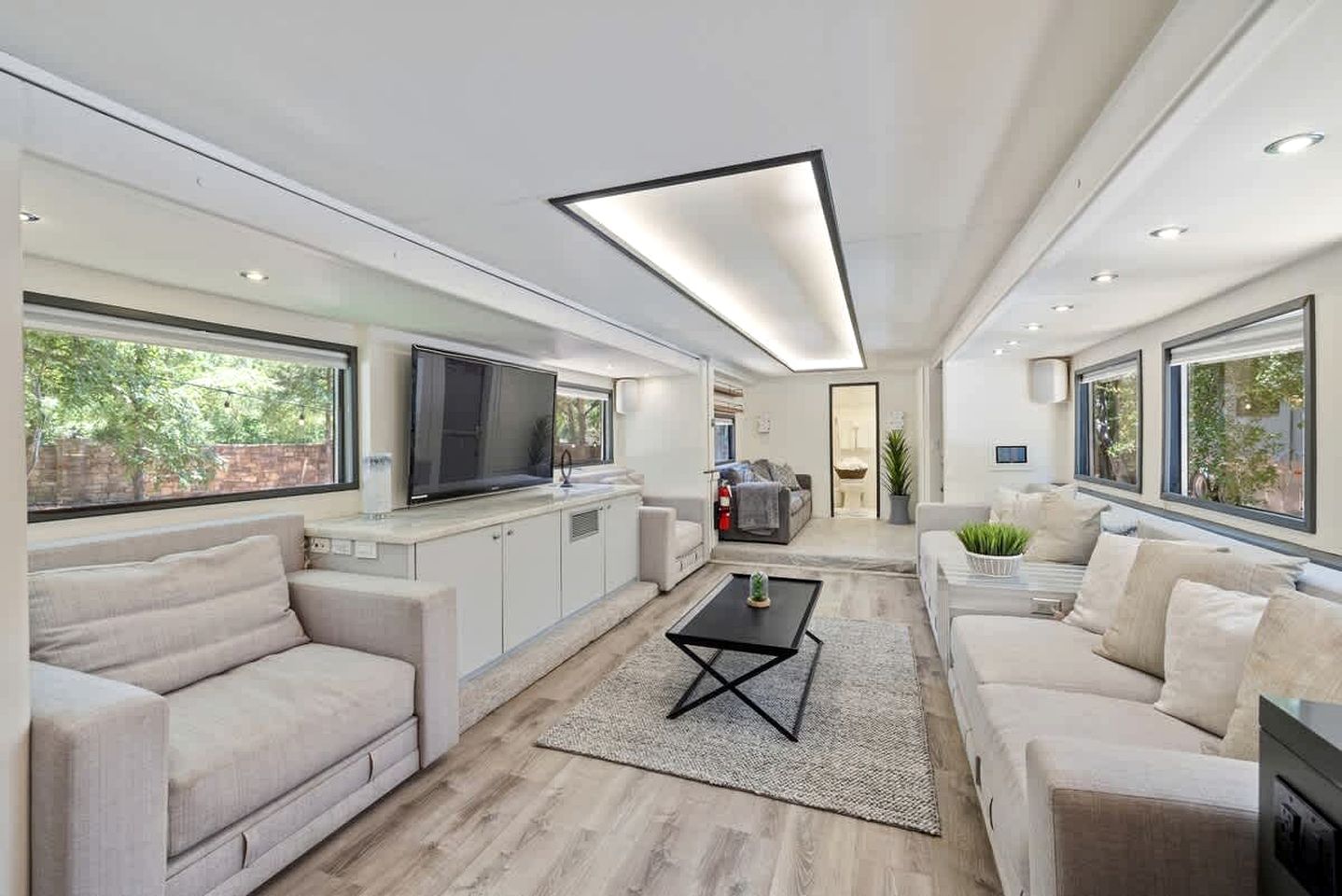 Radiant Luxury Villa Retreat near Lake Walter E. Long in Texas