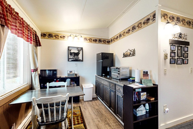 Cabins (United States of America, Greenville, Maine)