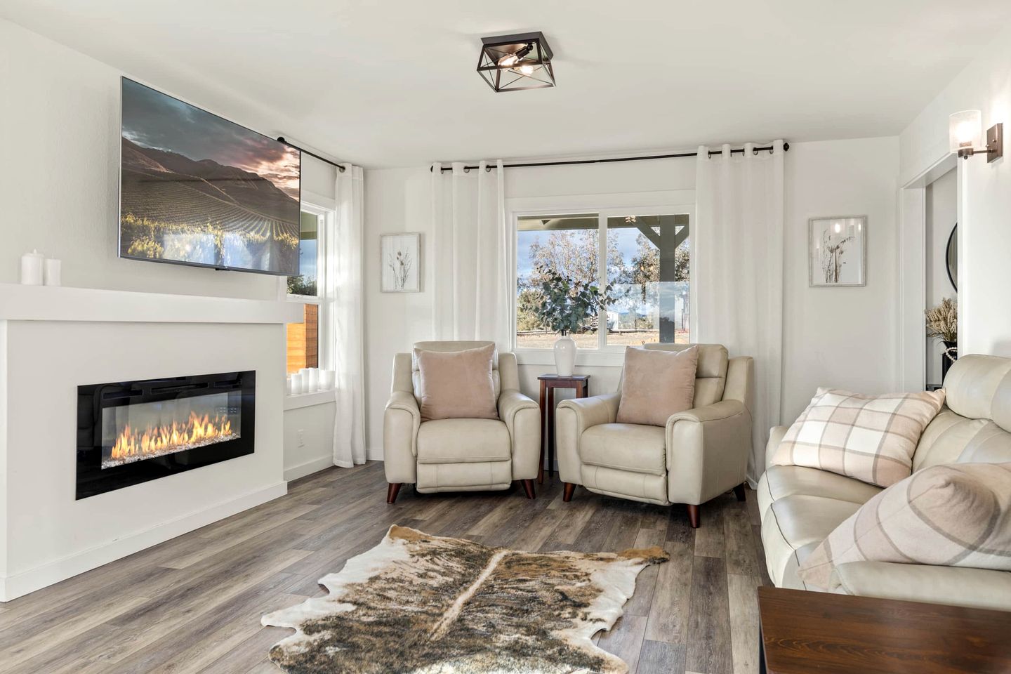 Heavenly Vacation Retreat with Sweeping Vineyard Views near Paso Robles Wineries in California