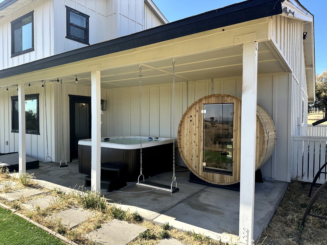 Heavenly Vacation Retreat with Sweeping Vineyard Views near Paso Robles Wineries in California