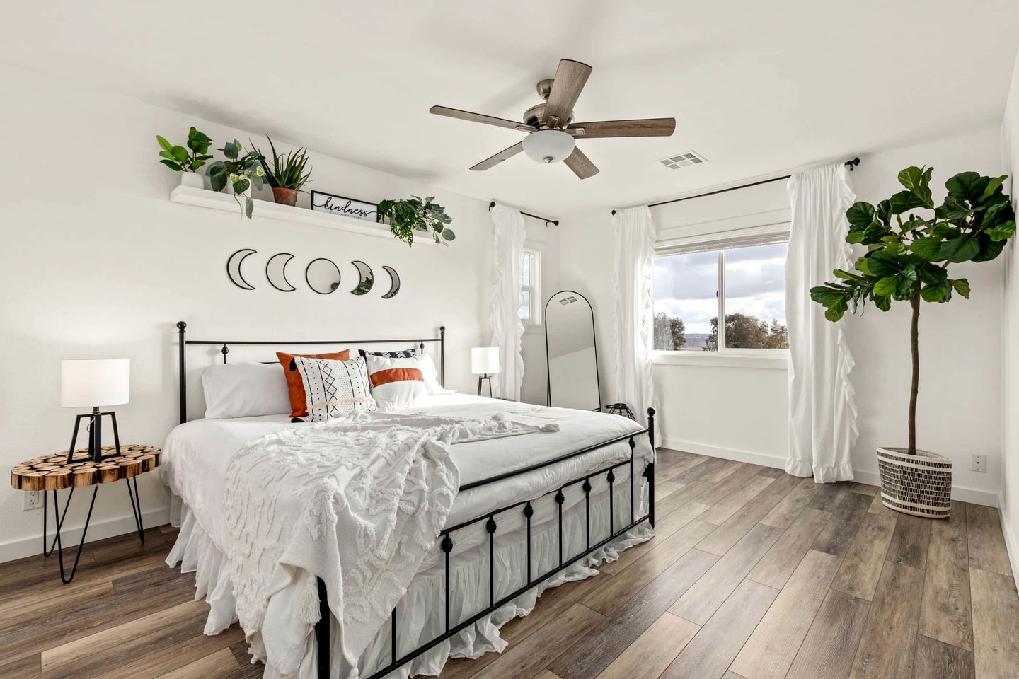 Heavenly Vacation Retreat with Sweeping Vineyard Views near Paso Robles Wineries in California