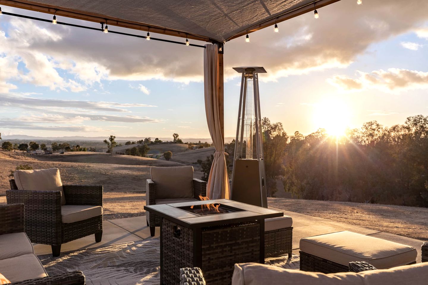 Heavenly Vacation Retreat with Sweeping Vineyard Views near Paso Robles Wineries in California