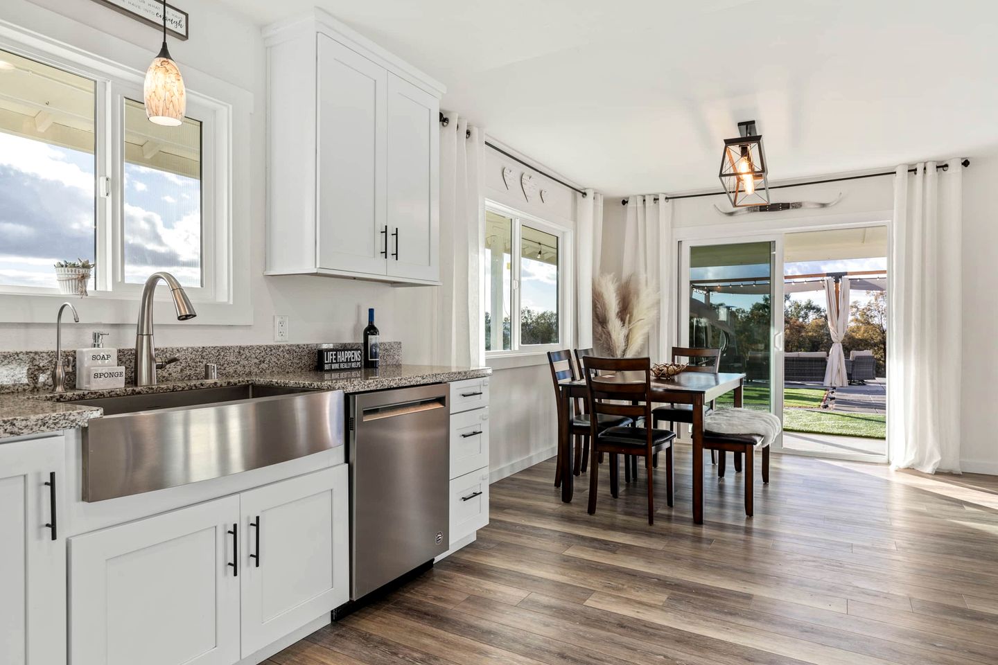 Heavenly Vacation Retreat with Sweeping Vineyard Views near Paso Robles Wineries in California