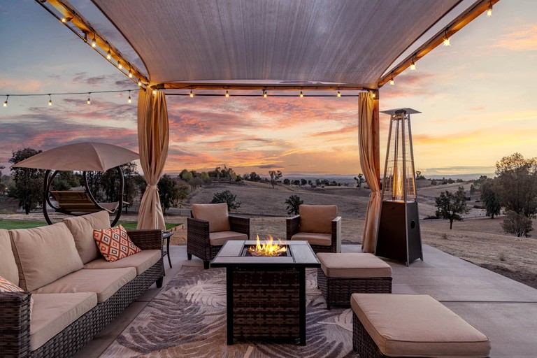 Heavenly Vacation Retreat with Sweeping Vineyard Views near Paso Robles Wineries in California