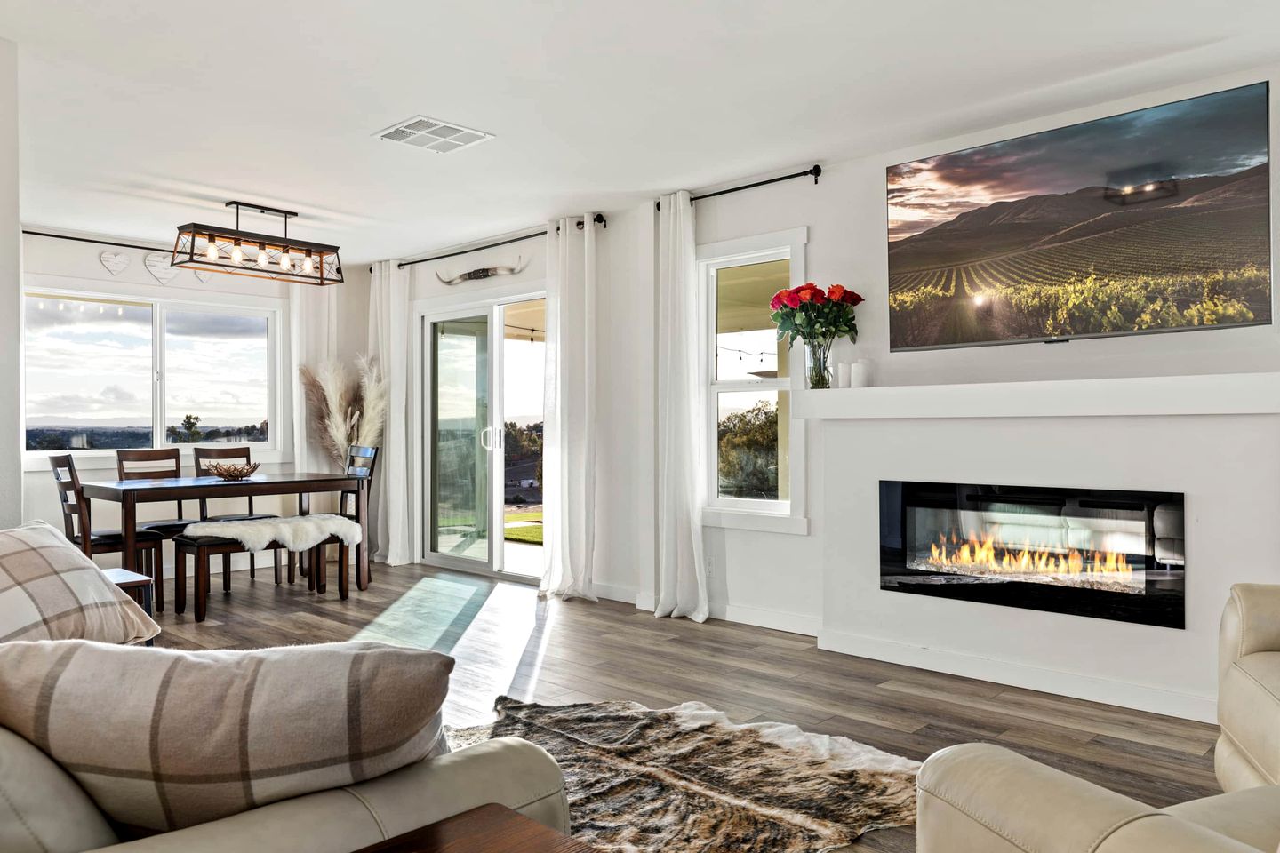 Heavenly Vacation Retreat with Sweeping Vineyard Views near Paso Robles Wineries in California