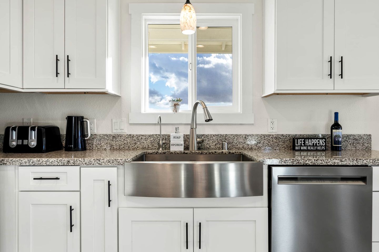 Heavenly Vacation Retreat with Sweeping Vineyard Views near Paso Robles Wineries in California