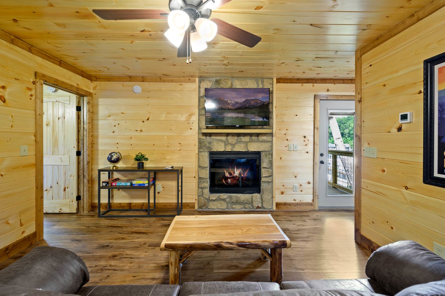 Luxury Gatlinburg Cabin with Game Room & Hot Tub near Trolley in Gatlinburg, Tennessee