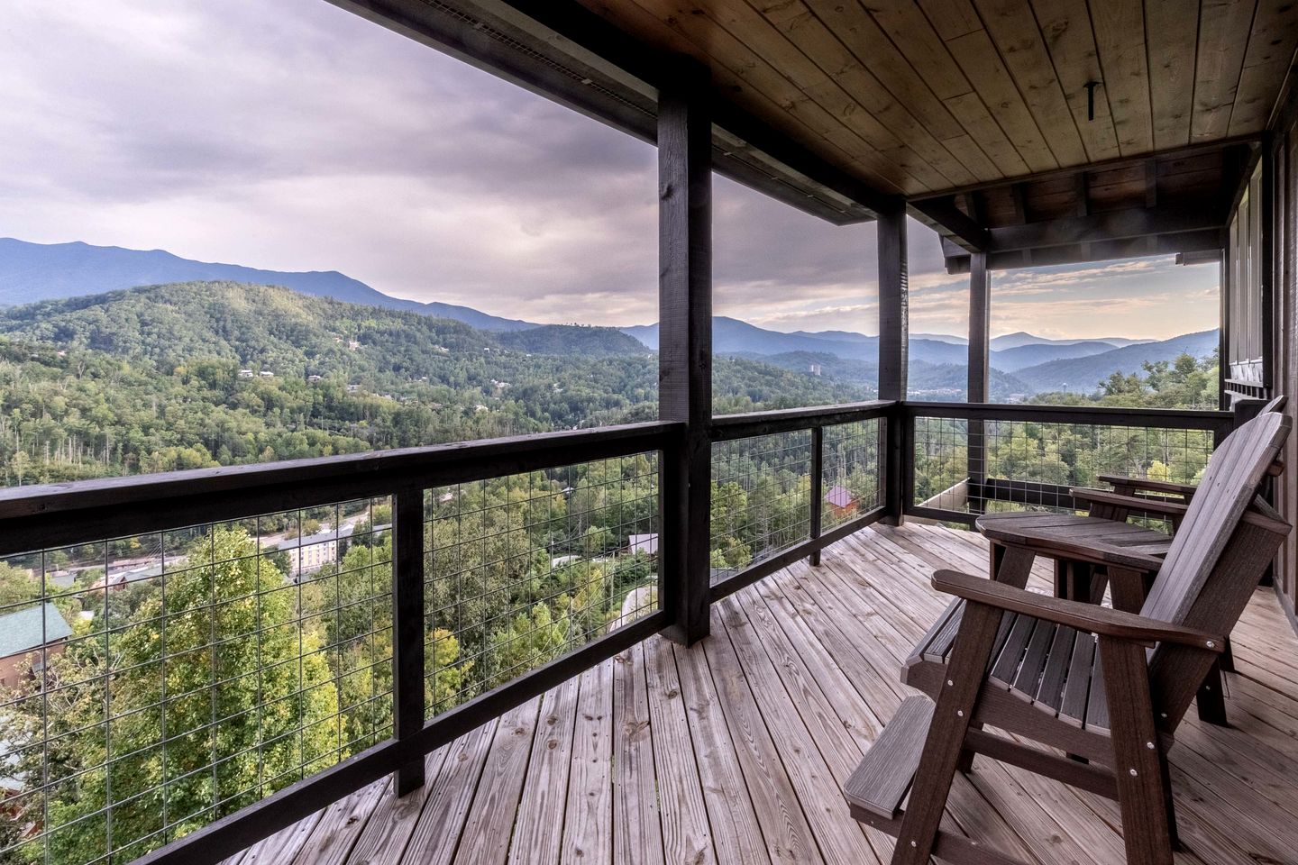 Scenic Smoky Mountain Cabin with Theater & Game Room near Gatlinburg, Tennessee