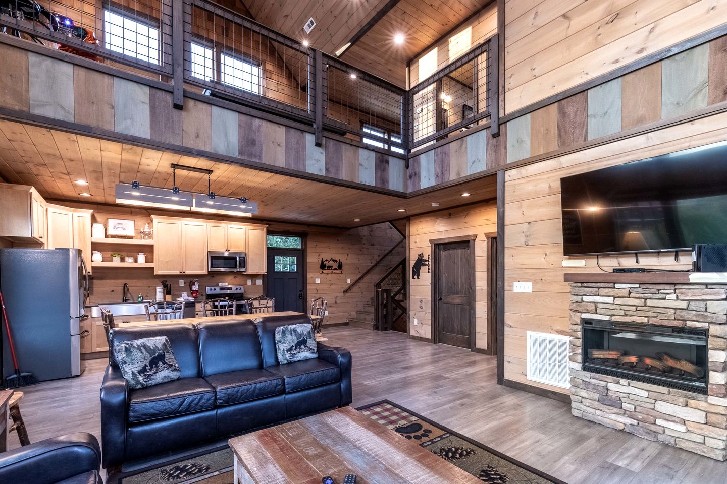 Scenic Smoky Mountain Cabin with Theater & Game Room near Gatlinburg, Tennessee