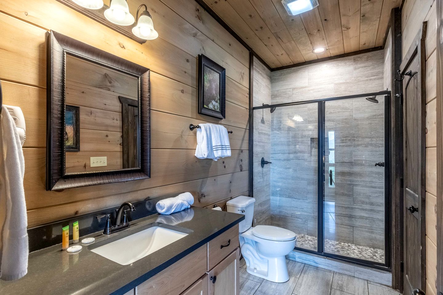 Scenic Smoky Mountain Cabin with Theater & Game Room near Gatlinburg, Tennessee