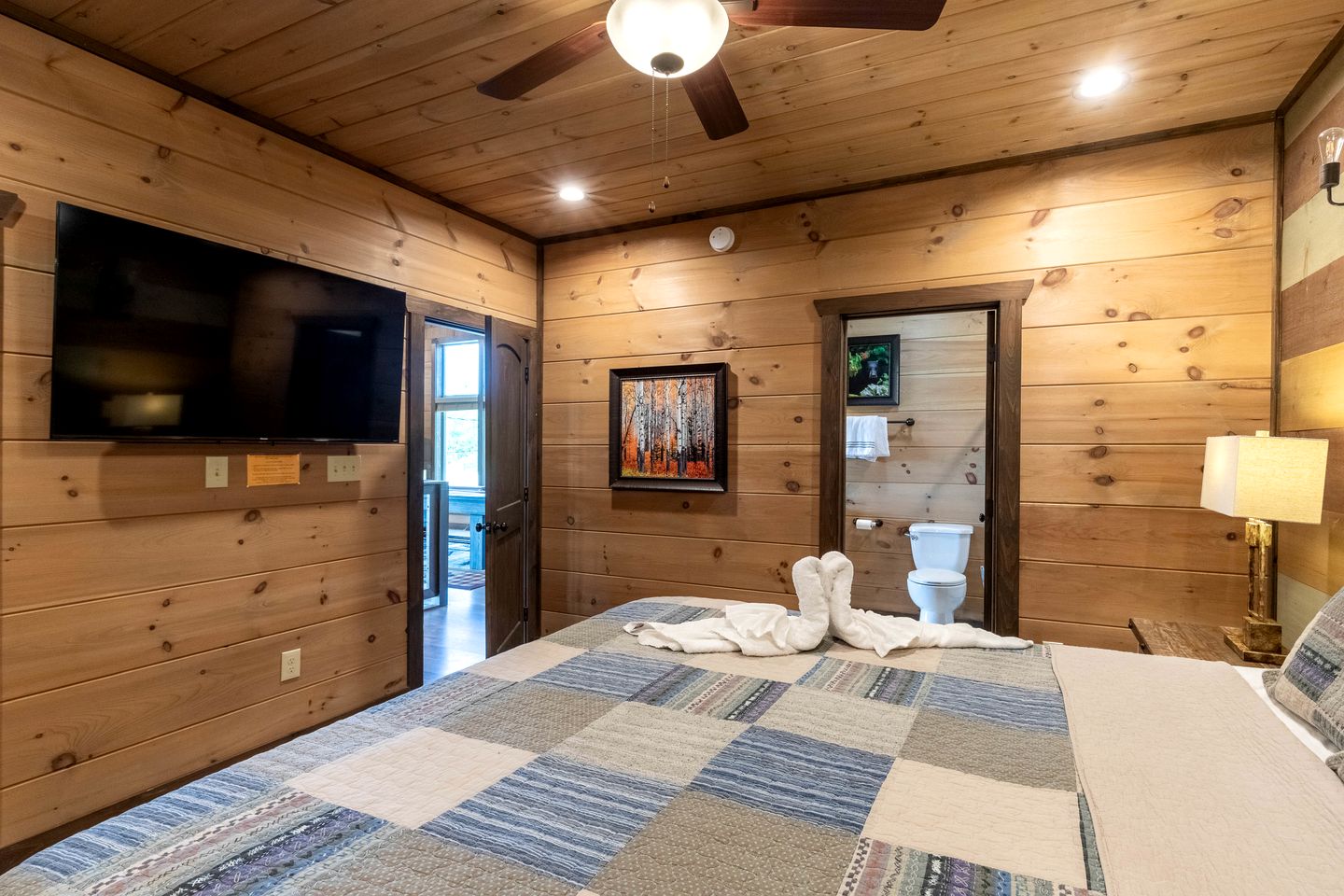 Scenic Smoky Mountain Cabin with Theater & Game Room near Gatlinburg, Tennessee