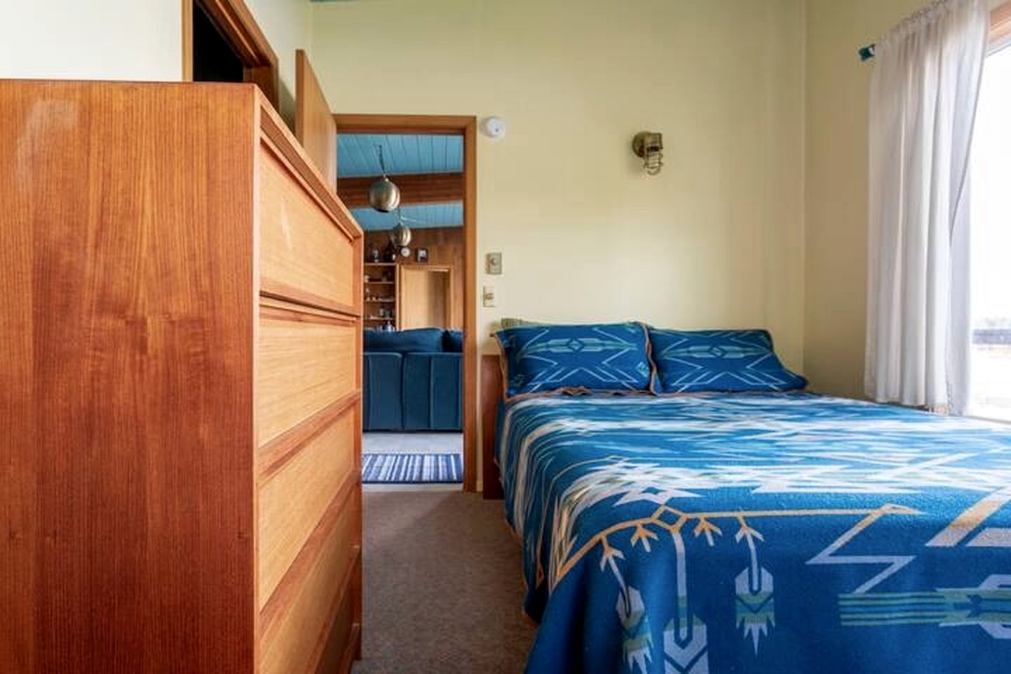 Stunning Beachfront Cabin with Barbecue and Hot-tub in Otis, Oregon