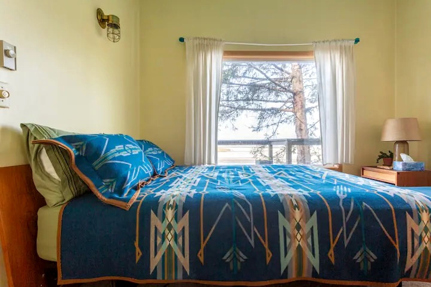 Stunning Beachfront Cabin with Barbecue and Hot-tub in Otis, Oregon