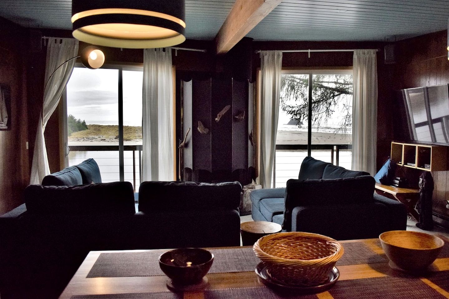 Stunning Beachfront Cabin with Barbecue and Hot-tub in Otis, Oregon