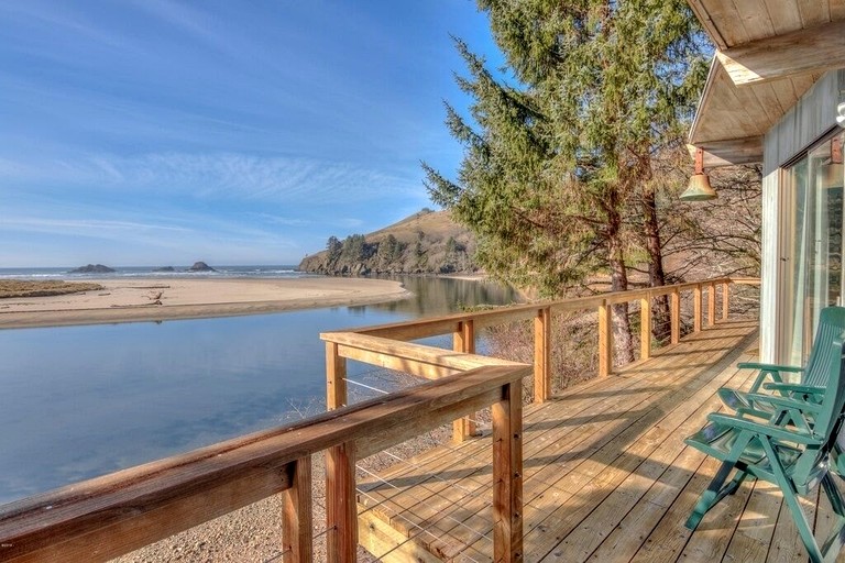 Cabins (United States of America, Otis, Oregon)
