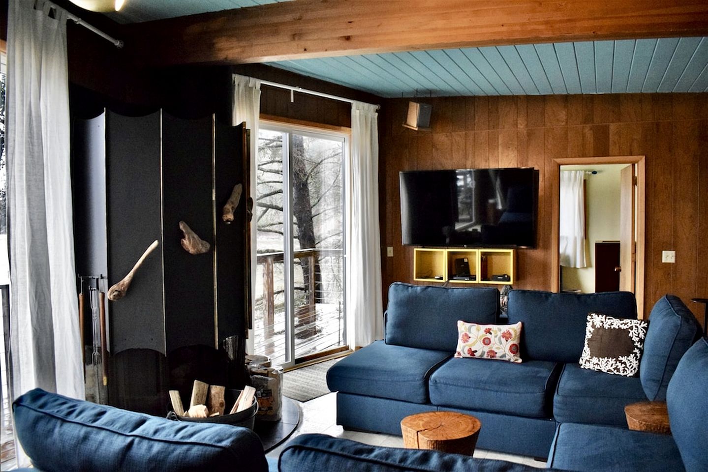 Stunning Beachfront Cabin with Barbecue and Hot-tub in Otis, Oregon