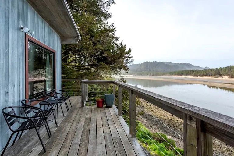 Cabins (United States of America, Otis, Oregon)