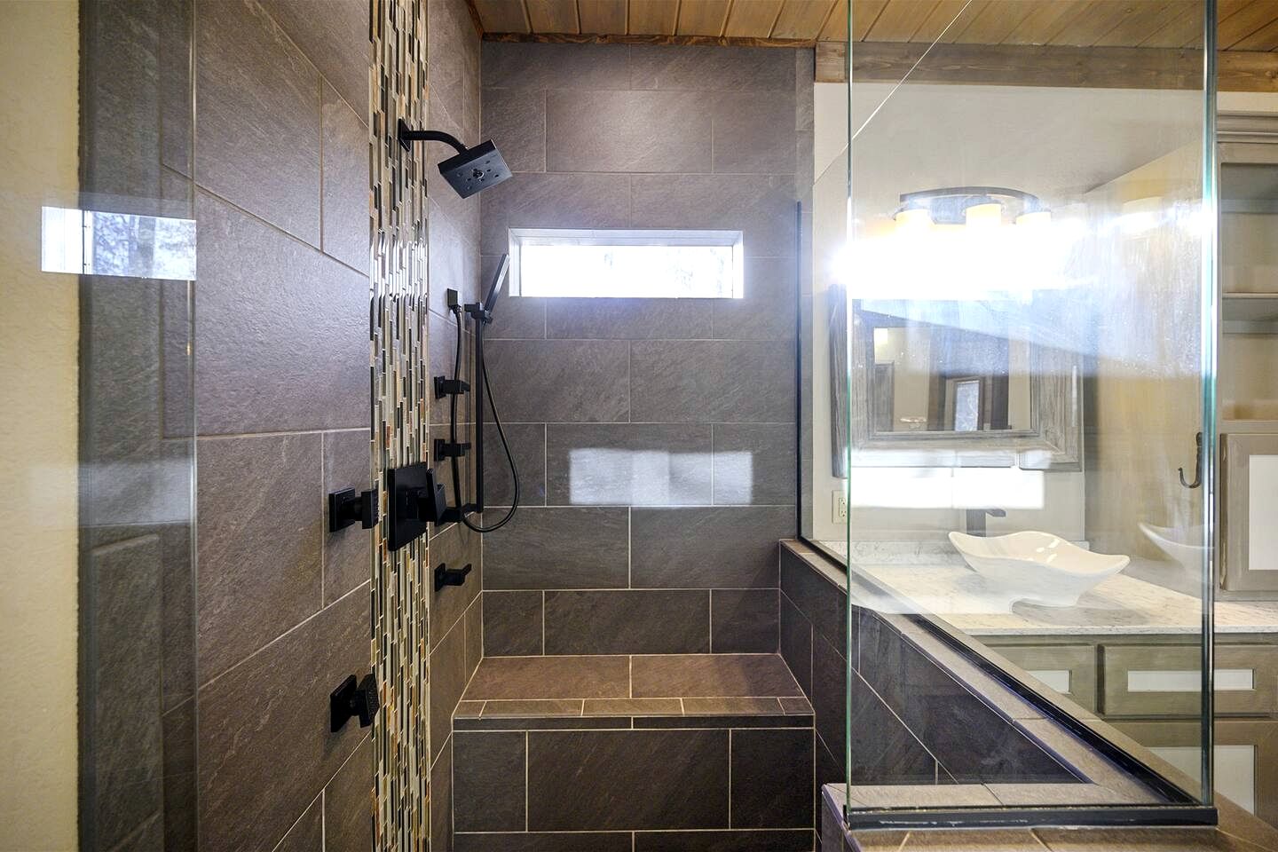 Stunning Cabin with Games Perfect for Families in Broken Bow, Oklahoma