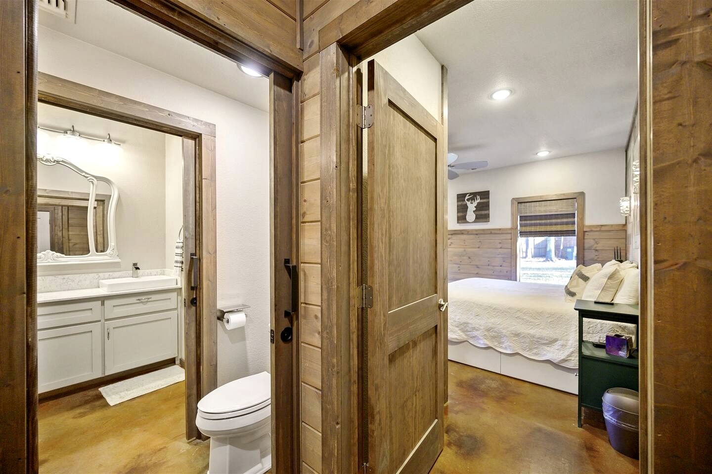 Stunning Cabin with Games Perfect for Families in Broken Bow, Oklahoma