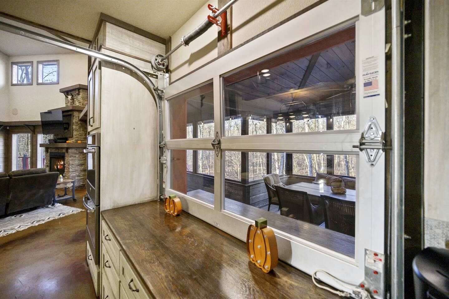 Stunning Cabin with Games Perfect for Families in Broken Bow, Oklahoma