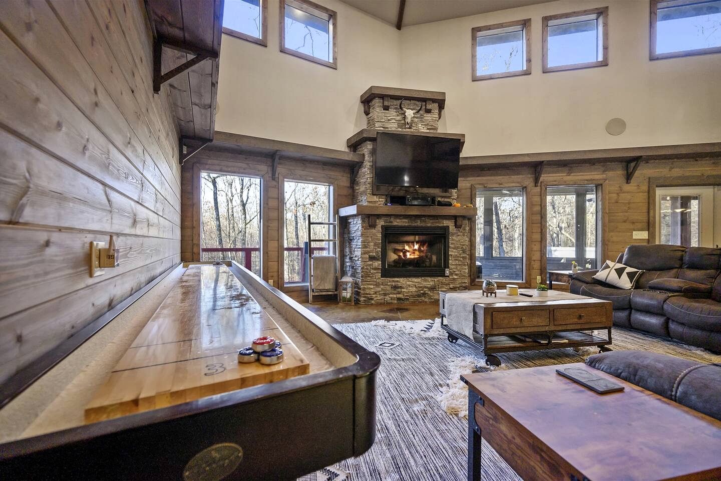 Stunning Cabin with Games Perfect for Families in Broken Bow, Oklahoma