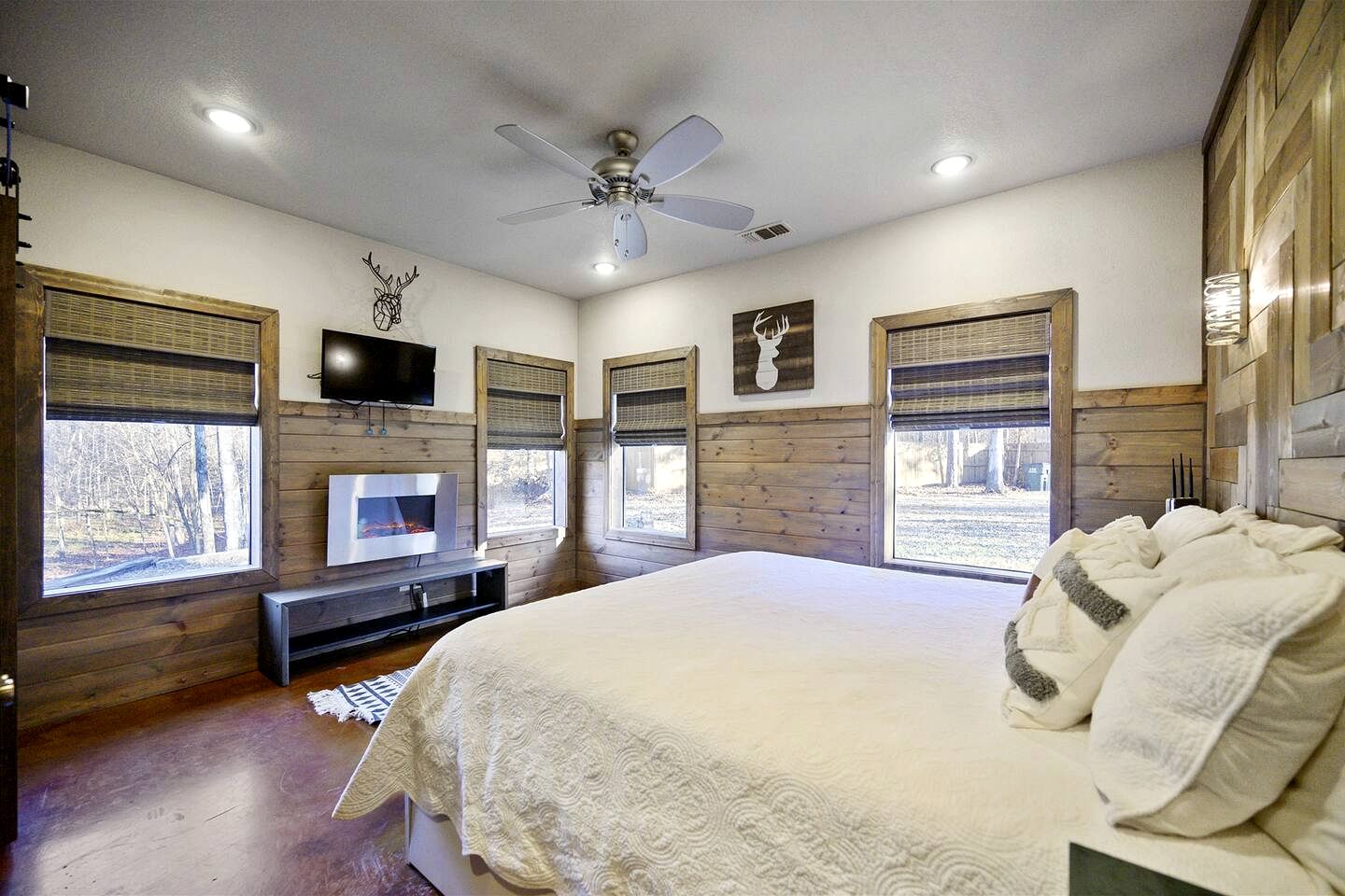 Stunning Cabin with Games Perfect for Families in Broken Bow, Oklahoma
