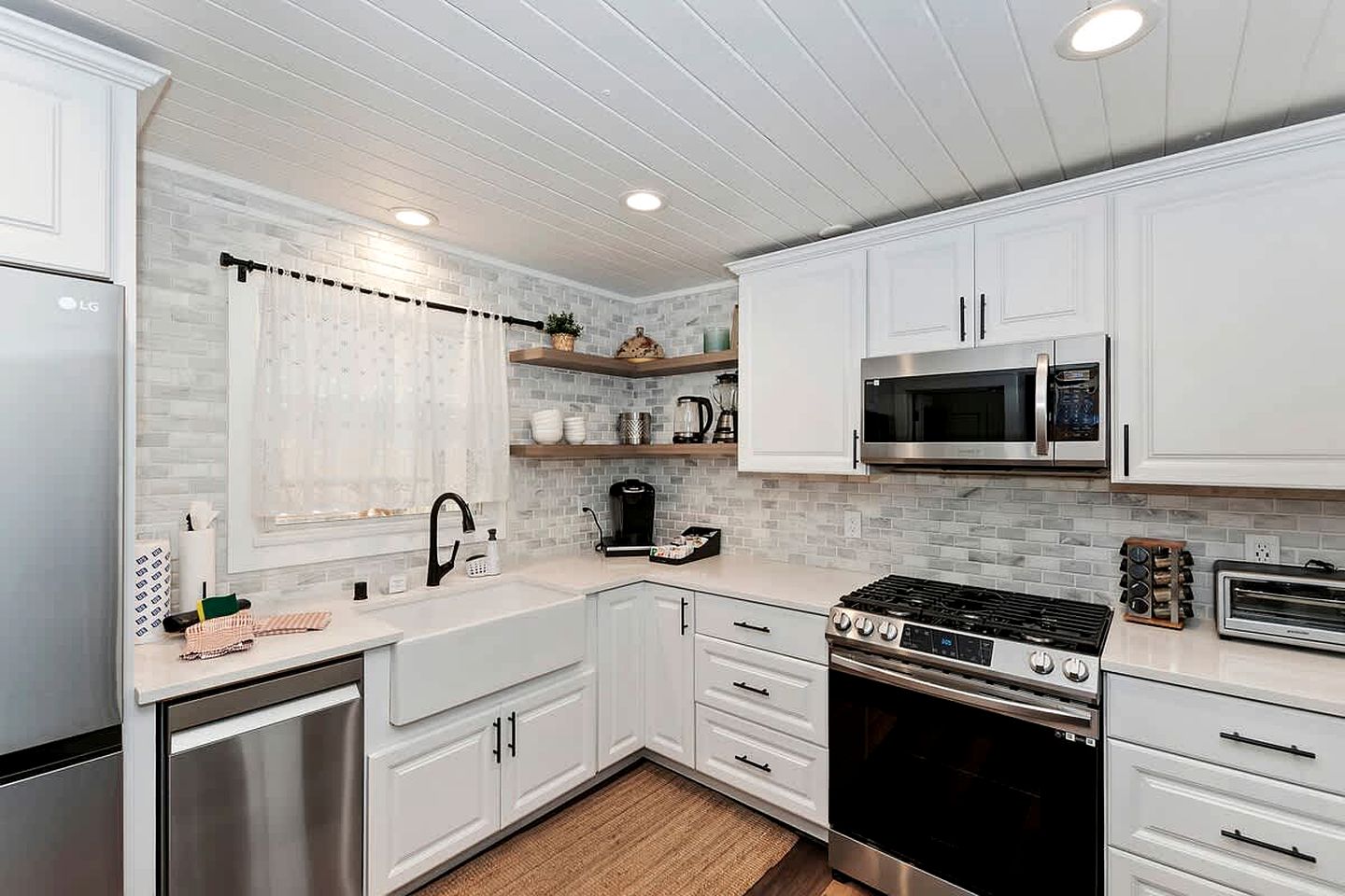 Stunning Cabin with Hot-Tub Fantastic for Outdoor Activities in Big Bear Lake, California