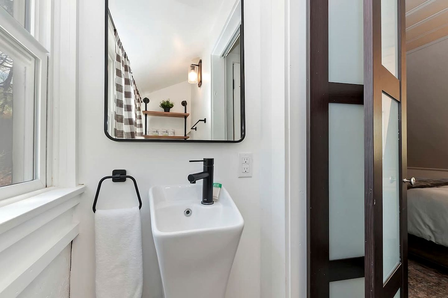 Stunning Cabin with Hot-Tub Fantastic for Outdoor Activities in Big Bear Lake, California