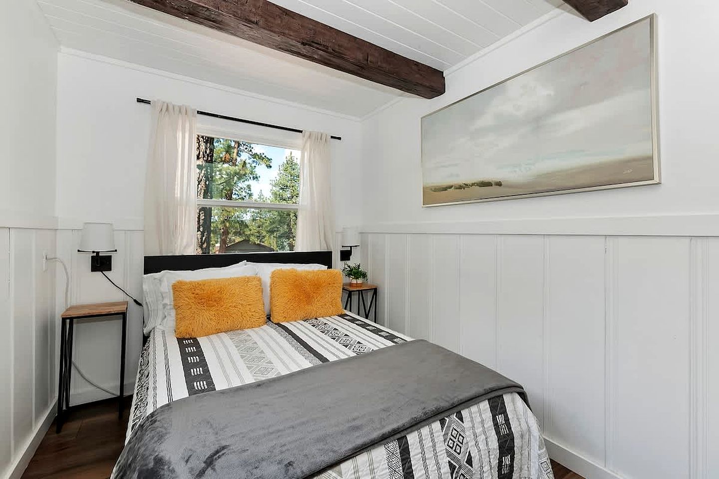 Stunning Cabin with Hot-Tub Fantastic for Outdoor Activities in Big Bear Lake, California