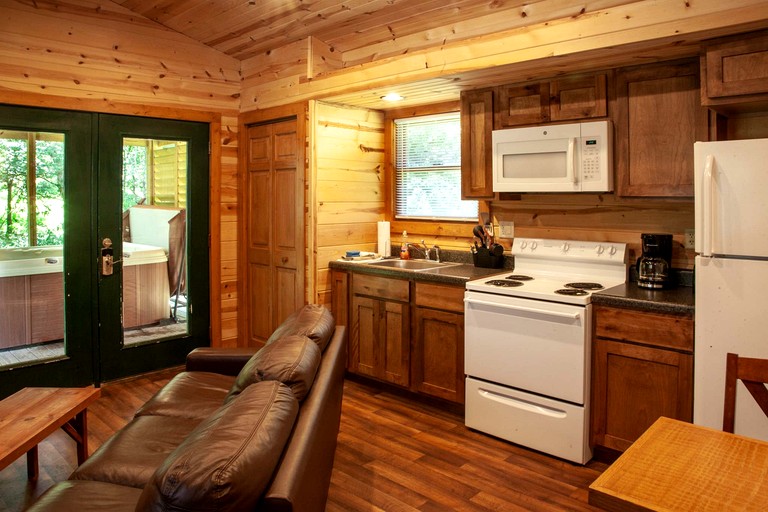 Cabins (United States of America, Herod, Illinois)