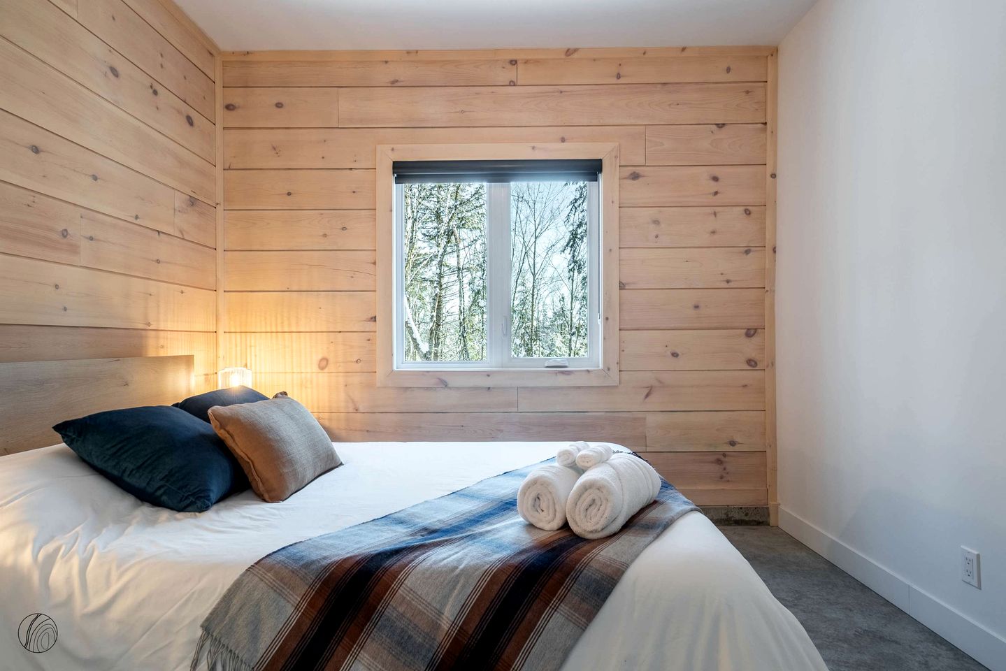 Stunning Cabin with Hot Tub near Ski Slopes in Saint Côme, Quebec