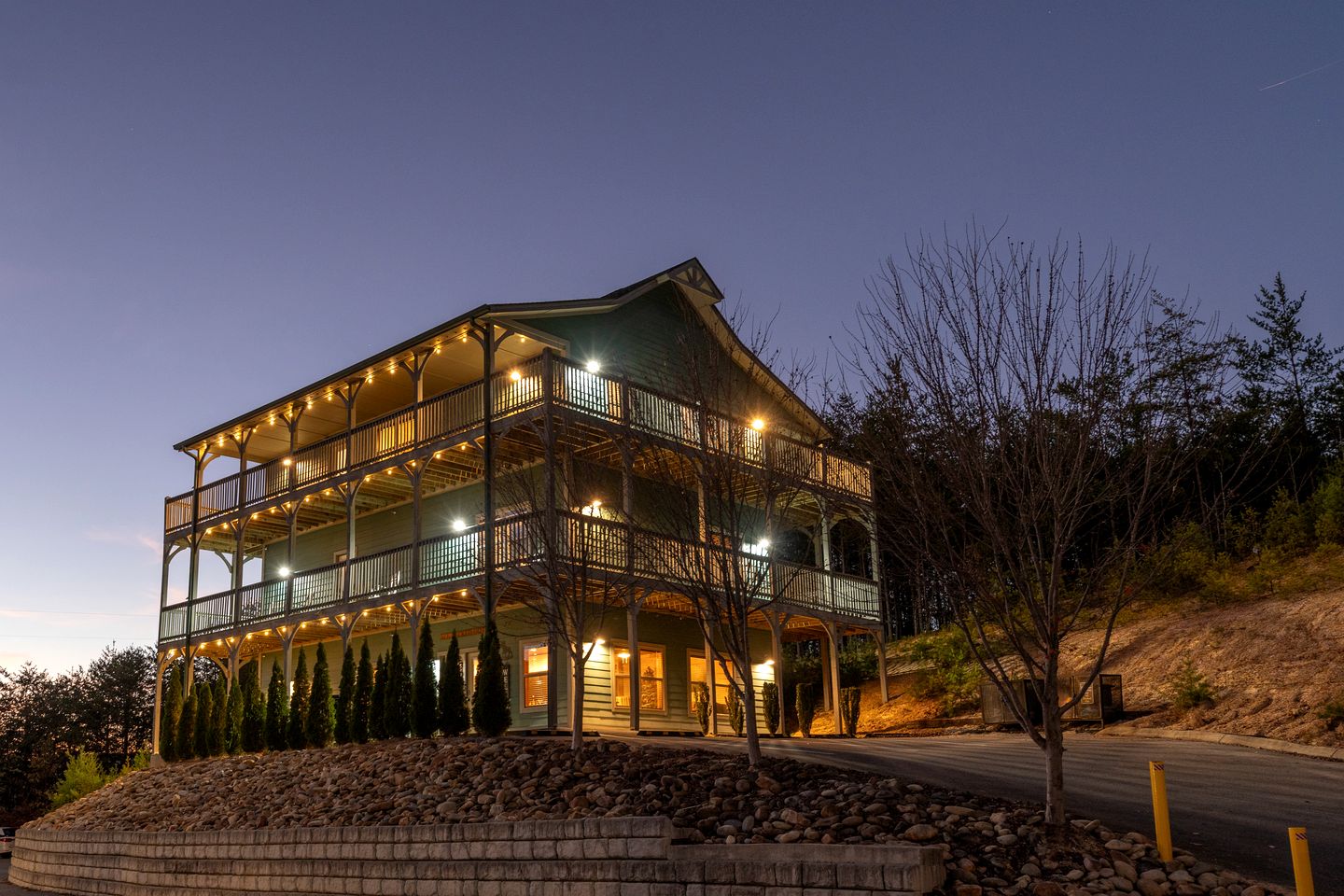 Stunning Cabin with Indoor Pool and Hot-tub in Pigeon Forge, Tennessee