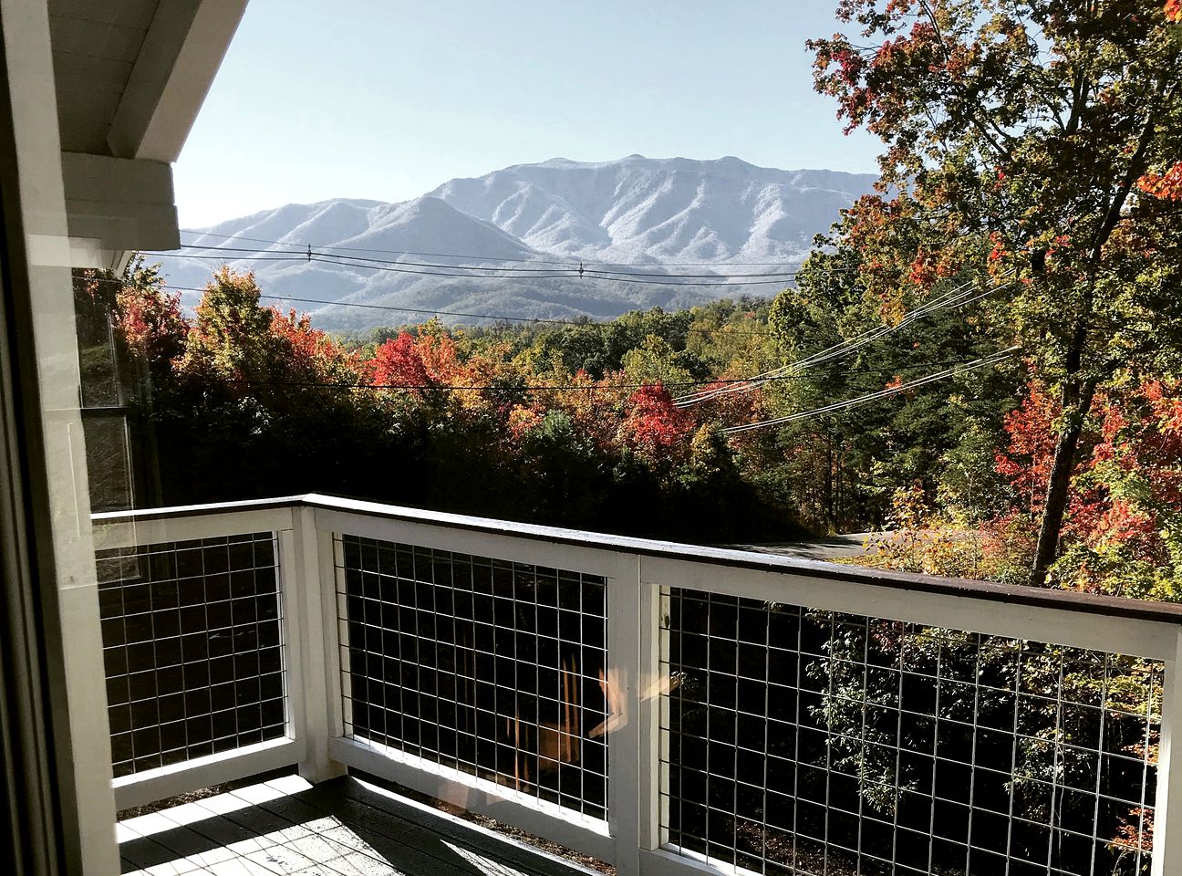 Stunning Cabin with an Outdoor Hot Tub near Gatlinburg, Tennessee
