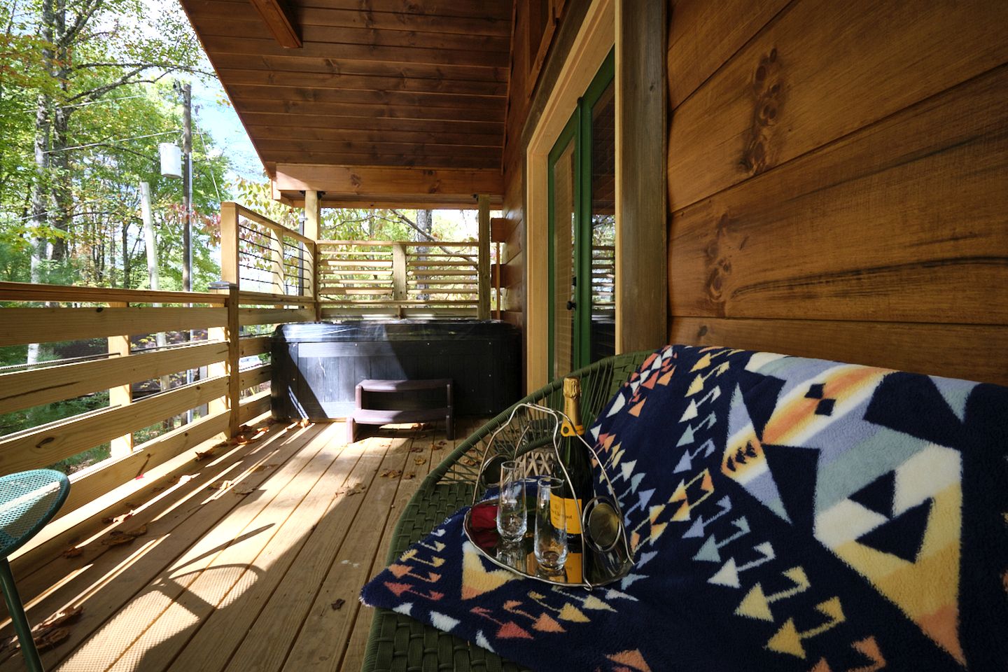 Stunning Cabin Nestled Amidst Trees with Hot-tub in Sevierville, Tennessee