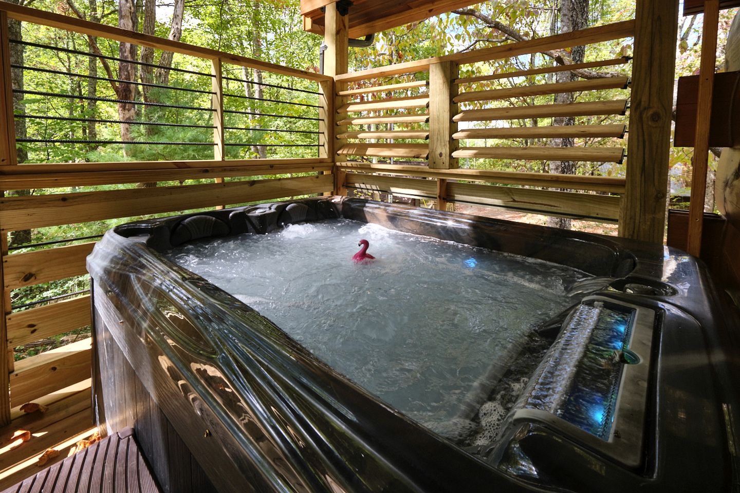 Stunning Cabin Nestled Amidst Trees with Hot-tub in Sevierville, Tennessee