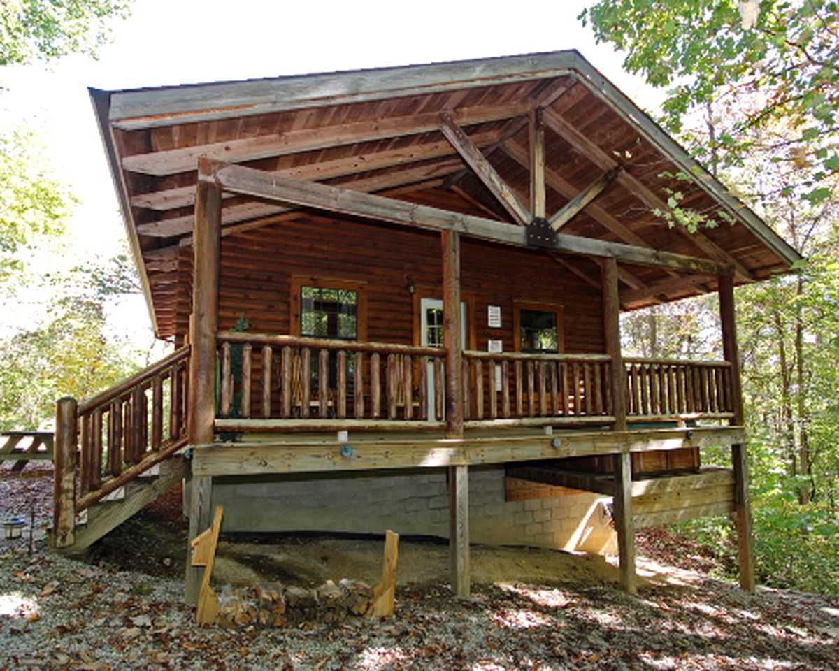 Stunning Cabin Rental in Ohio with Outdoor Hot Tub