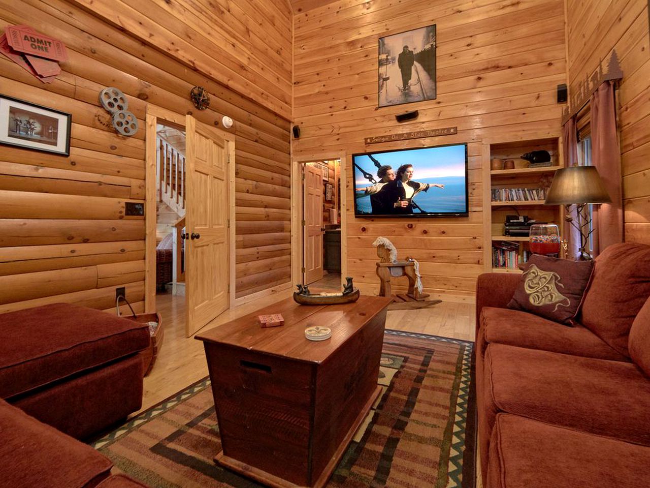 Posh Dream Cabin! Smokys In Your Backyard! Media Room&Arcade! Perfect