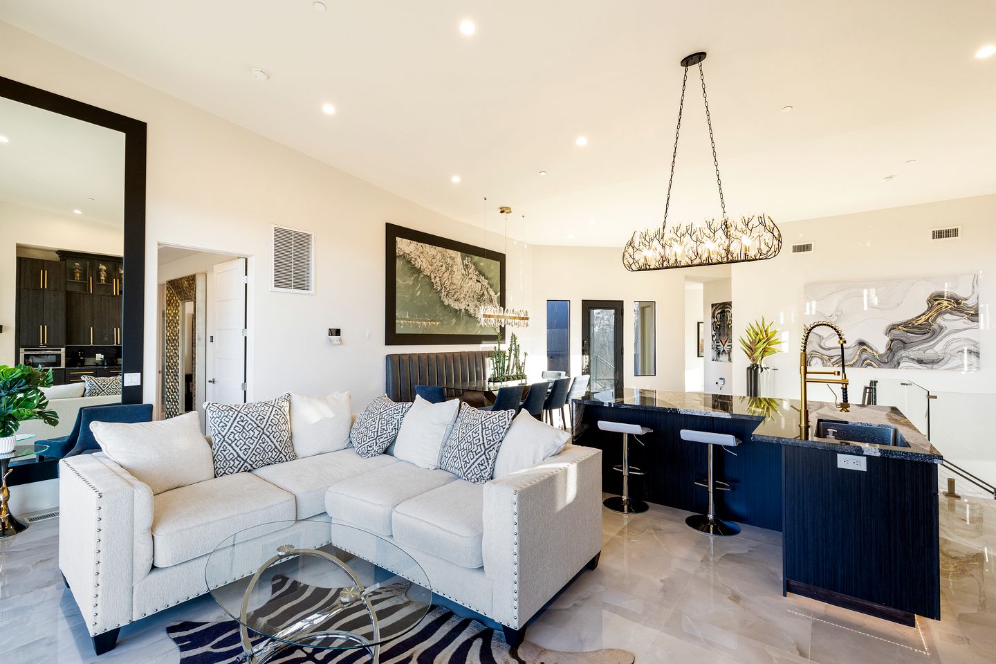 Stunning, Luxury Vacation Rental with Hot Tub and Mountain Views in Sedona, Arizona