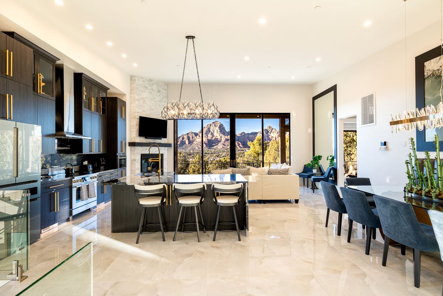 Stunning, Luxury Vacation Rental with Hot Tub and Mountain Views in Sedona, Arizona