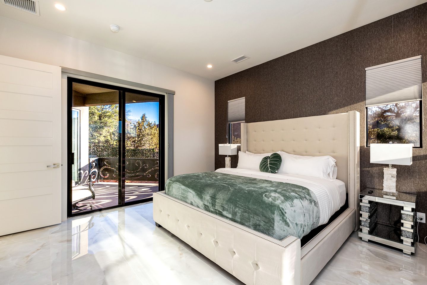 Stunning, Luxury Vacation Rental with Hot Tub and Mountain Views in Sedona, Arizona
