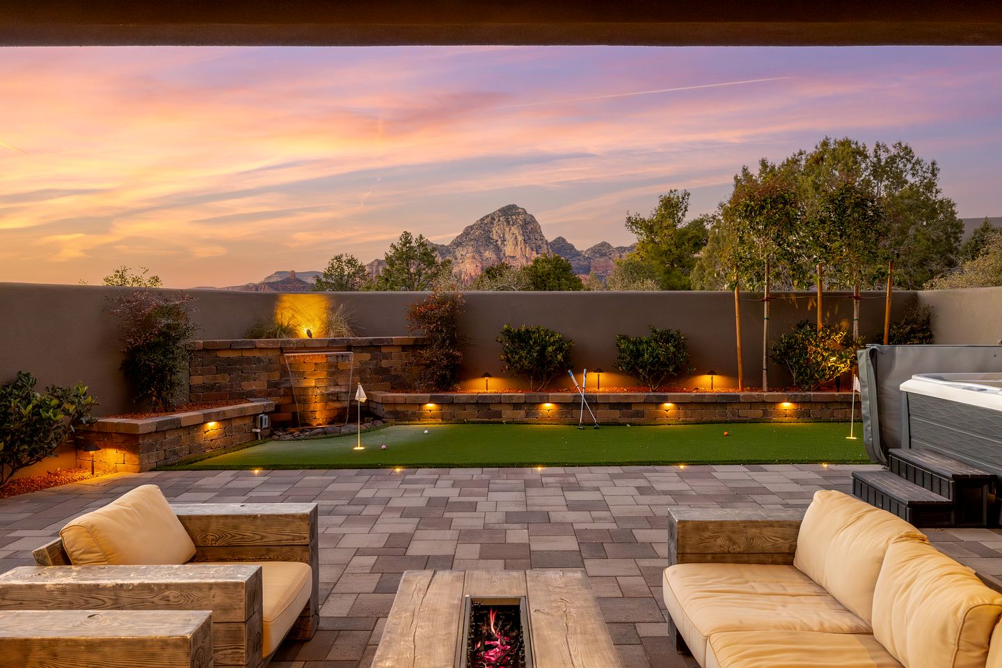 Stunning, Luxury Vacation Rental with Hot Tub and Mountain Views in Sedona, Arizona