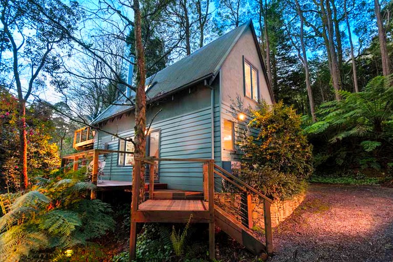 Dandenong Ranges for a Romantic Getaway near Melbourne