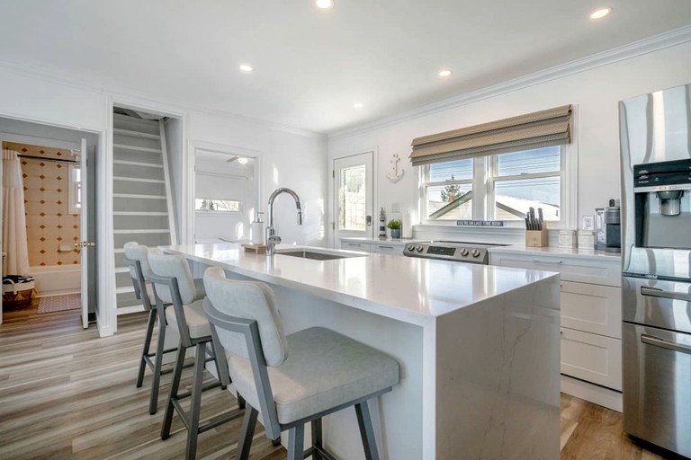 Cottages (Canada, Leamington, Ontario)