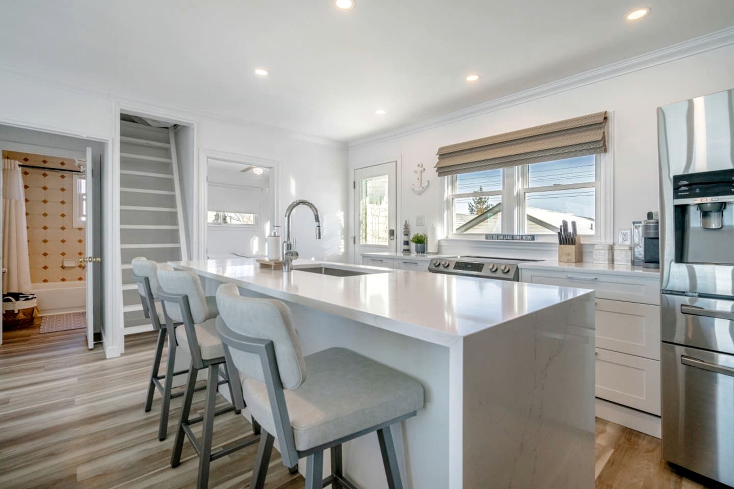 Stunning Cottage with Nice Views and Fire Pit in Leamington, Ontario