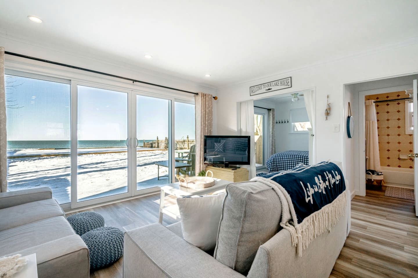 Stunning Cottage with Nice Views and Fire Pit in Leamington, Ontario