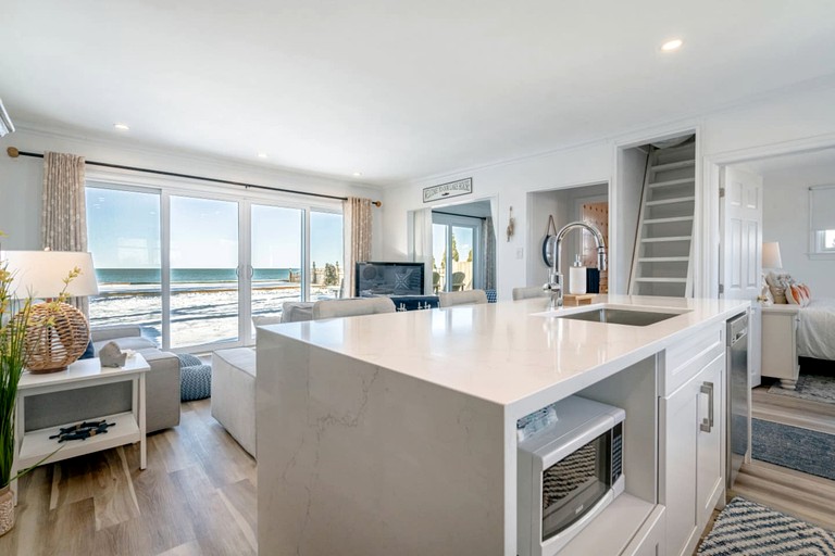 Cottages (Canada, Leamington, Ontario)